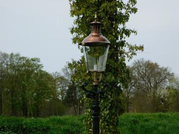 Tuinlamp, gietijzeren lantaarnpaal met kap, klassiek