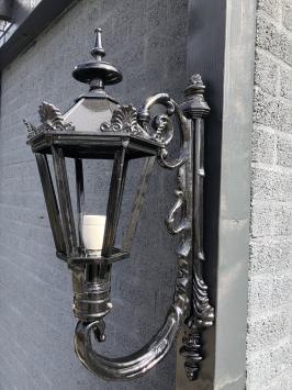 Wand buitenlamp Madrid 80, Alu gegoten met Lampenfitting en Glas.